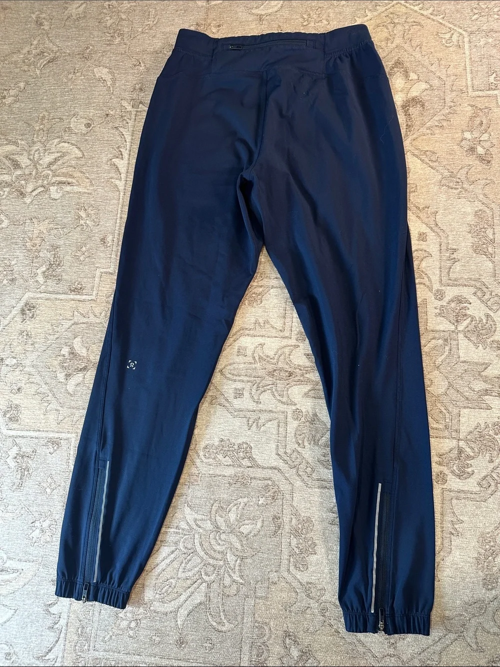 Lululemon Athletica Men's Navy Lightweight Jogger Pants - Picture 3 of 5